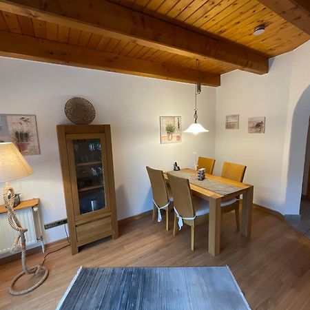Ferienhaus Henny: 6 Geh-Minuten Vom Hafen. Privater Garten Jemgum エクステリア 写真