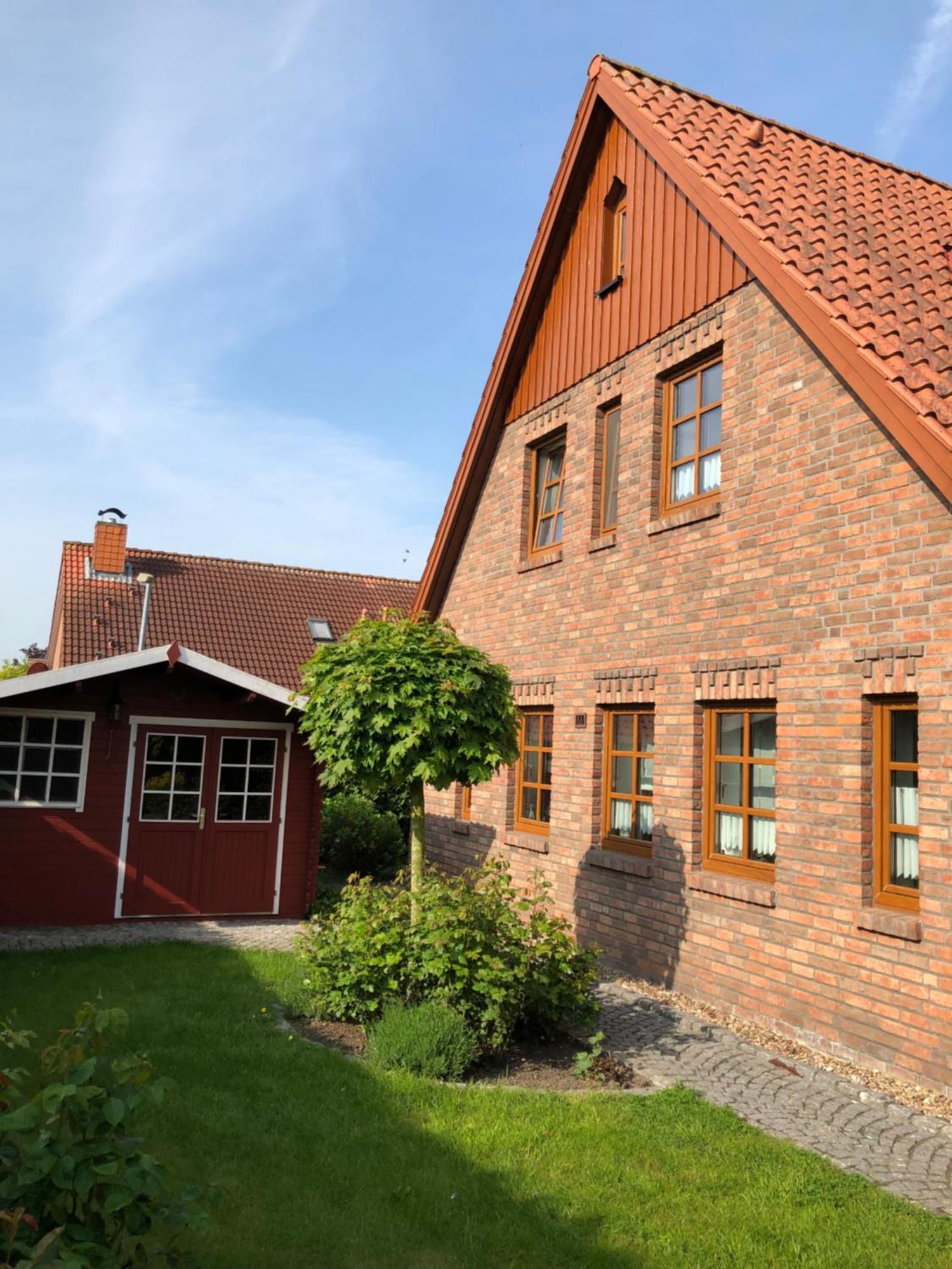 Ferienhaus Henny: 6 Geh-Minuten Vom Hafen. Privater Garten Jemgum エクステリア 写真