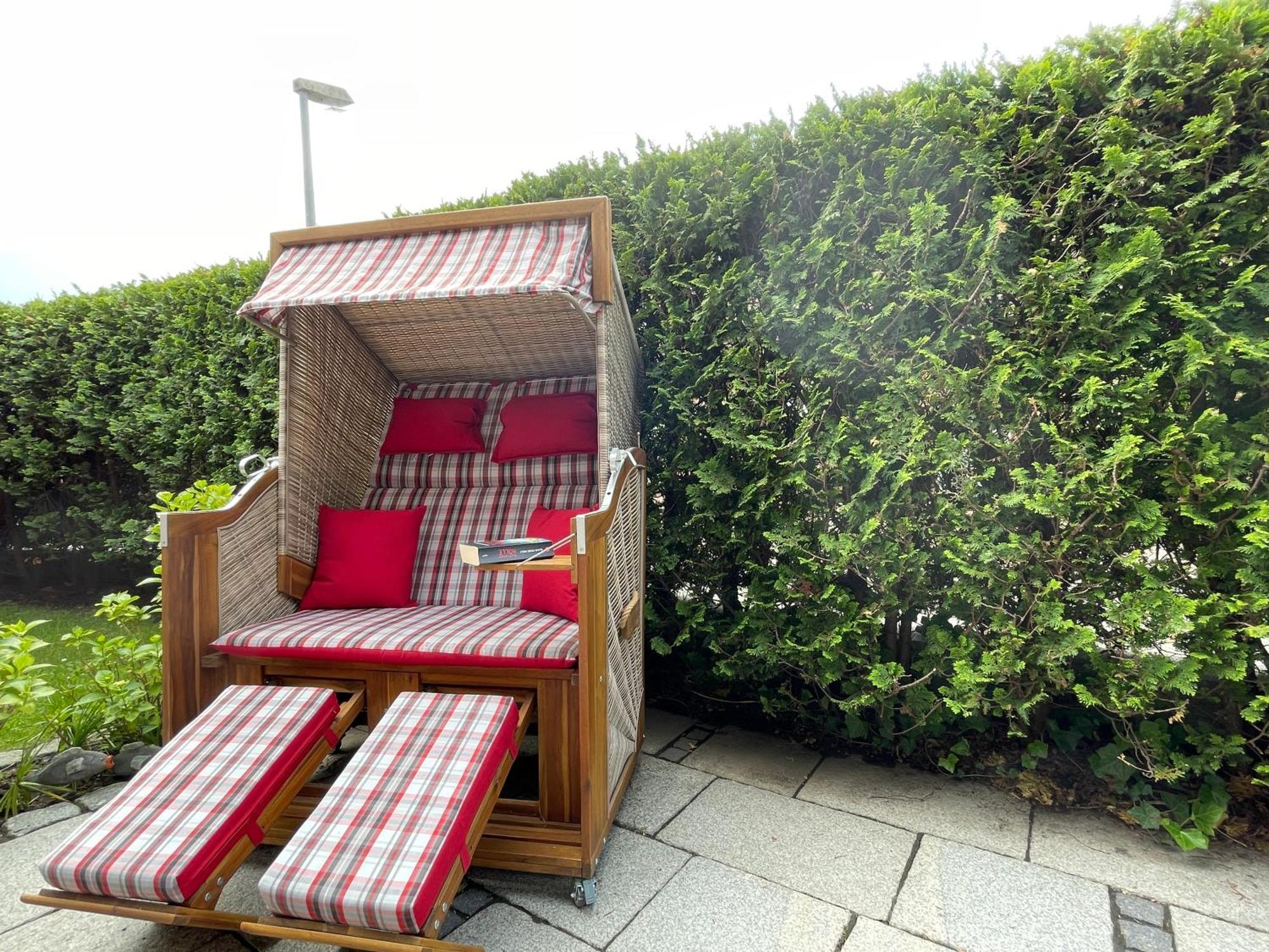 Ferienhaus Henny: 6 Geh-Minuten Vom Hafen. Privater Garten Jemgum エクステリア 写真